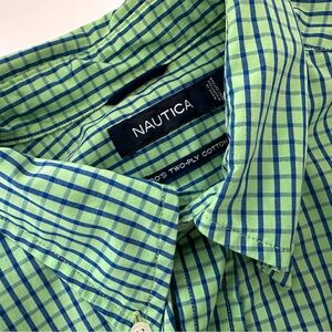 Náutica plaid men’s casual button down shirt size Medium